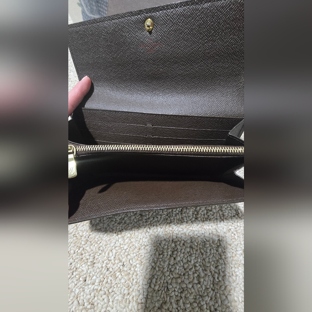 Louis Vuitton Damier Ebene Sarah Wallet - Picture 11 of 16